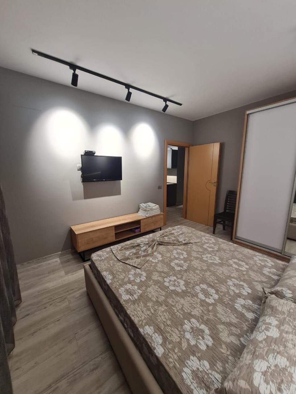 I&s 4 Appartamento Golem (Tirana)